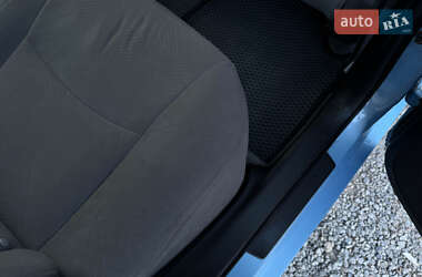 Хетчбек Toyota Prius 2012 в 