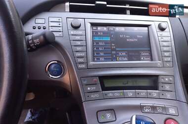 Хэтчбек Toyota Prius 2013 в 
