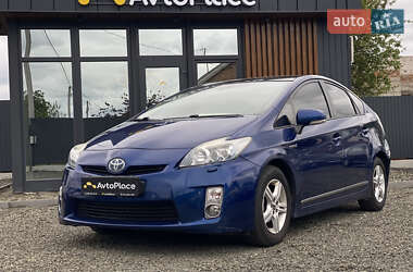 Хэтчбек Toyota Prius 2010 в 