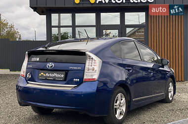 Хэтчбек Toyota Prius 2010 в 