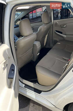 Хэтчбек Toyota Prius 2014 в Киеве