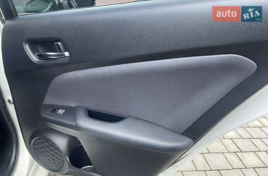 Хетчбек Toyota Prius 2017 в 