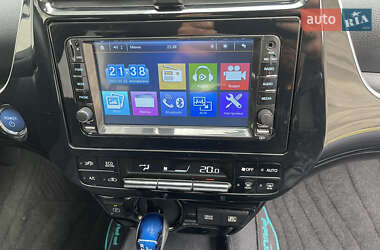 Хетчбек Toyota Prius 2017 в 