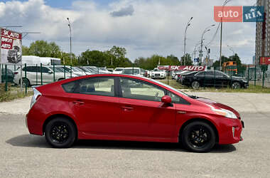 Хэтчбек Toyota Prius 2013 в 