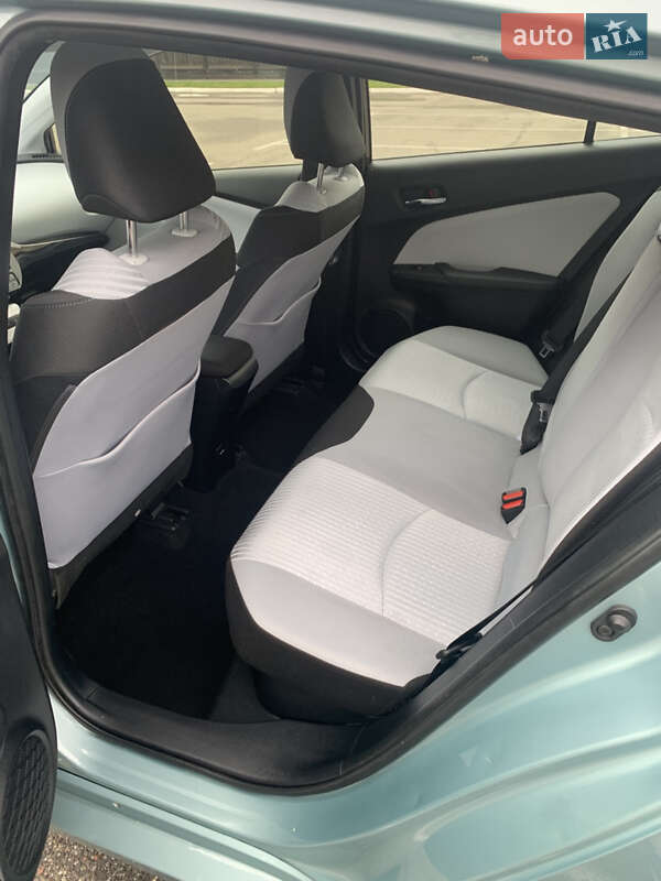 Хэтчбек Toyota Prius 2018 в Броварах
