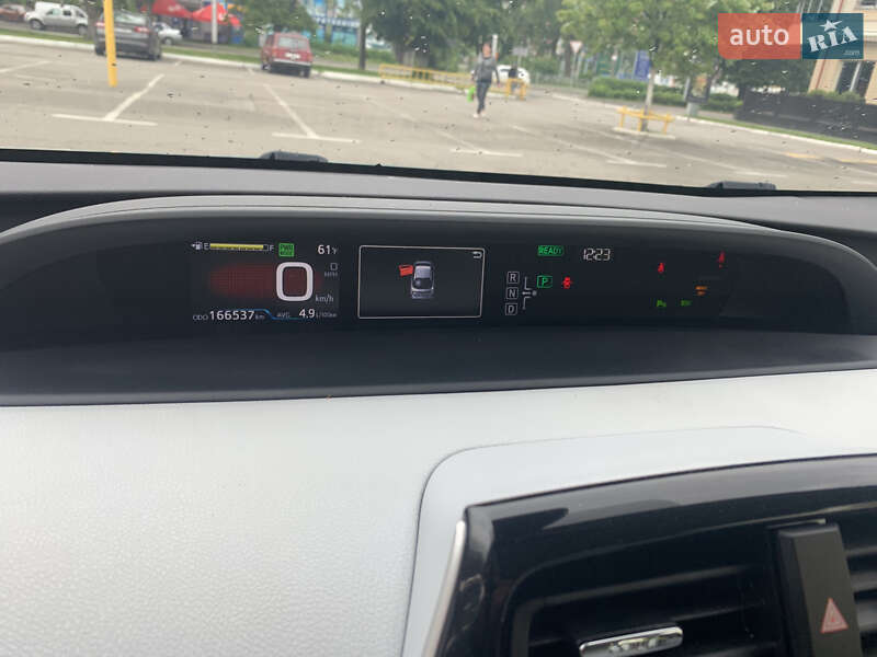 Хэтчбек Toyota Prius 2018 в Броварах