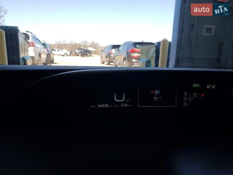 Хэтчбек Toyota Prius 2018 в Львове