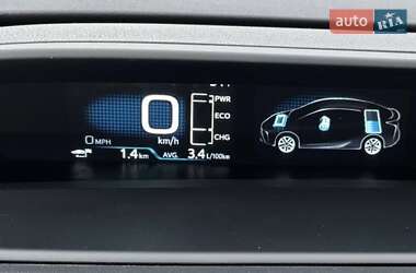 Хэтчбек Toyota Prius 2021 в 