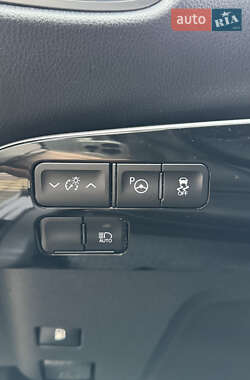 Хэтчбек Toyota Prius 2021 в 