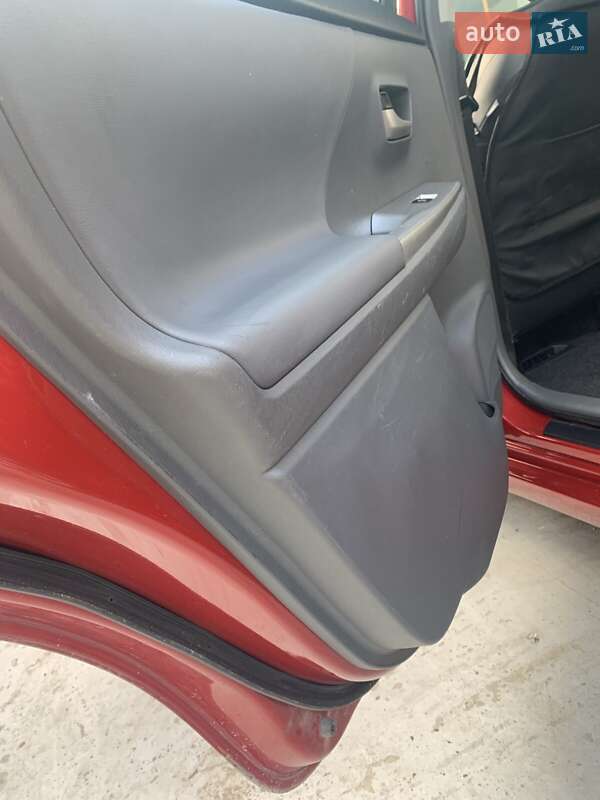 Универсал Toyota Prius 2014 в Тернополе