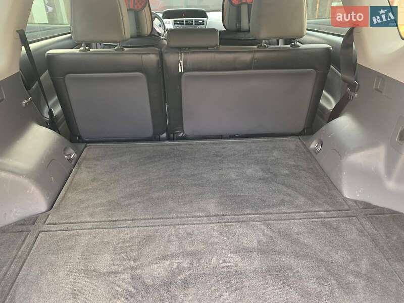 Универсал Toyota Prius 2014 в Тернополе