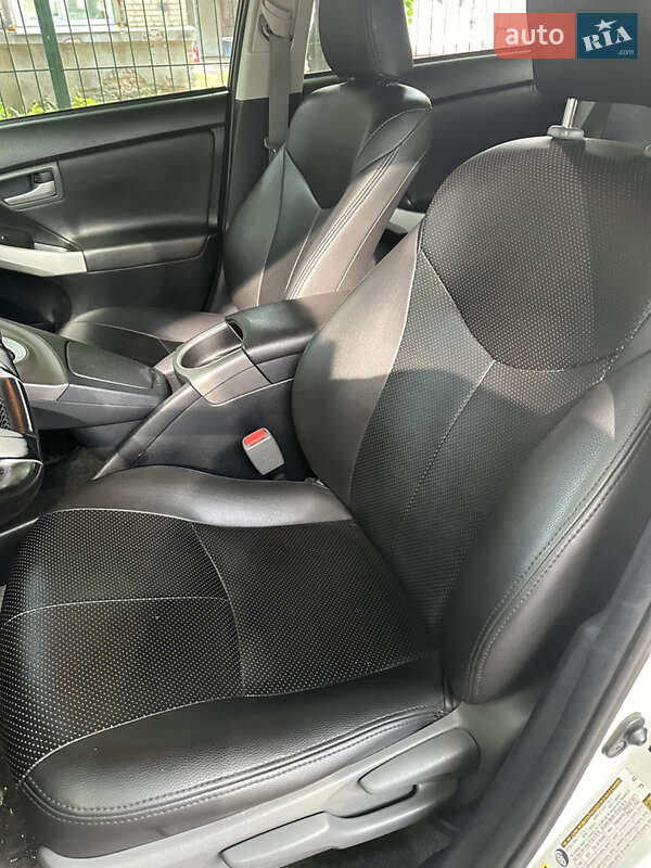 Хэтчбек Toyota Prius 2013 в Киеве