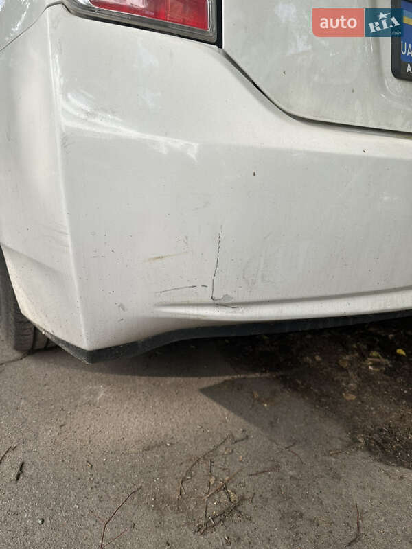 Хэтчбек Toyota Prius 2013 в Киеве