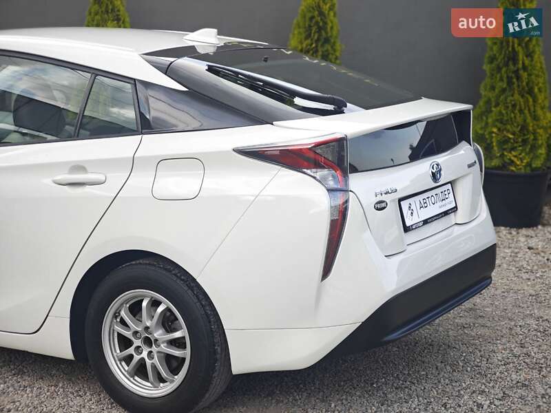 Хэтчбек Toyota Prius 2016 в Одессе