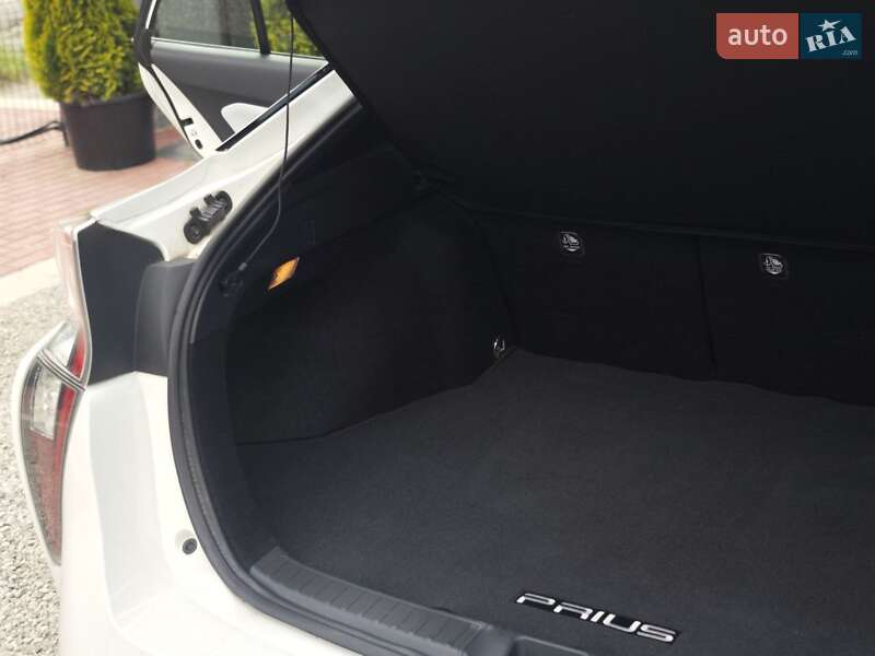 Хэтчбек Toyota Prius 2016 в Одессе