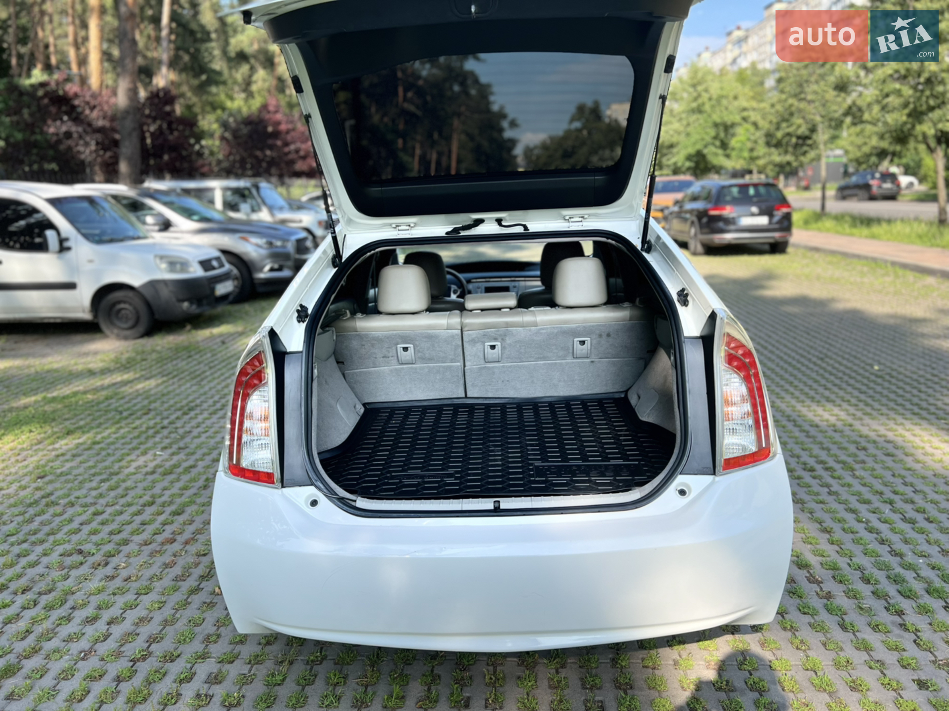 2014 Toyota Prius - мініатюра 11