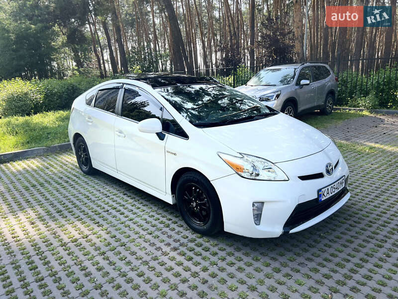 Хэтчбек Toyota Prius 2014 в Киеве