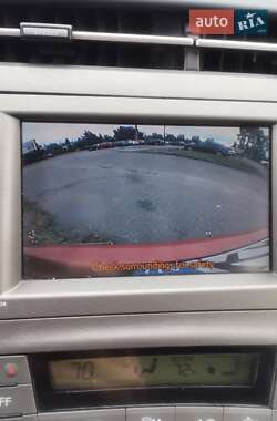 Хэтчбек Toyota Prius 2014 в 