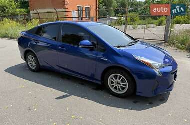 Хетчбек Toyota Prius 2016 в 