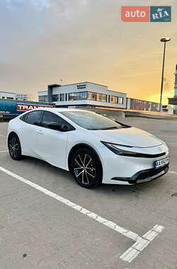 Хэтчбек Toyota Prius 2024 в Киеве