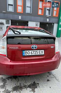 Хетчбек Toyota Prius 2010 в 