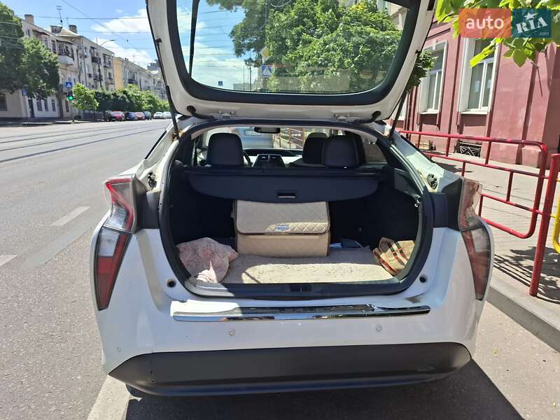 Хэтчбек Toyota Prius 2017 в Одессе