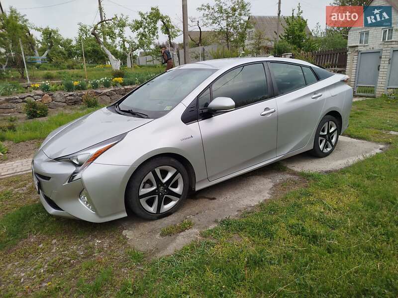 Хетчбек Toyota Prius 2016 в Фастові