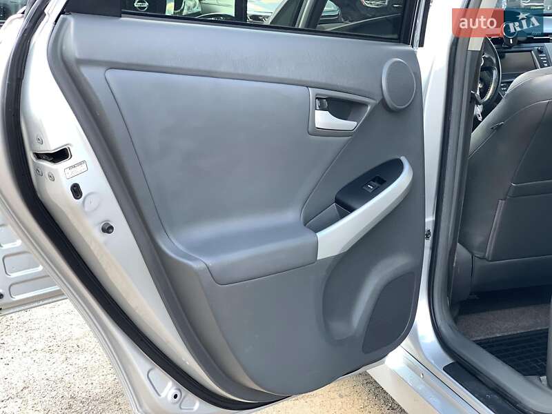 Хэтчбек Toyota Prius 2010 в Виннице