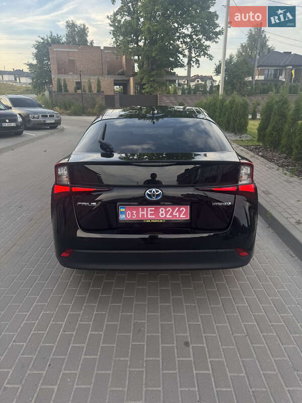 Хэтчбек Toyota Prius 2022 в Киеве