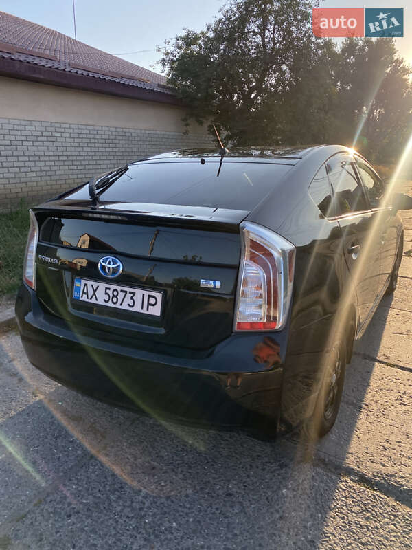 Хэтчбек Toyota Prius 2015 в Одессе