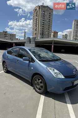 Хетчбек Toyota Prius 2005 в 