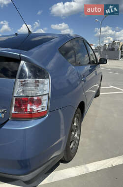 Хетчбек Toyota Prius 2005 в 