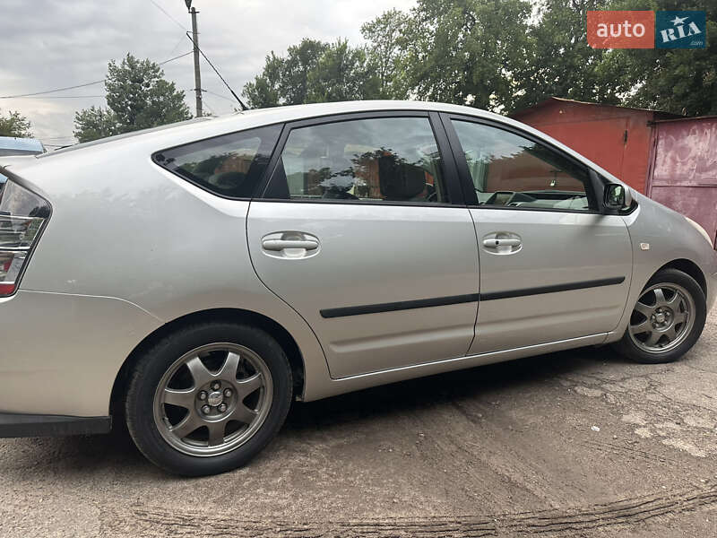 Хетчбек Toyota Prius 2005 в Луцьку