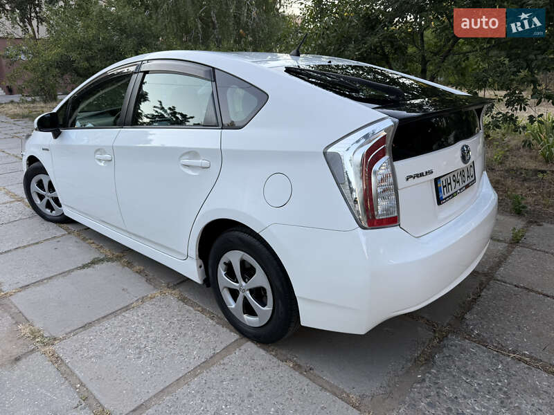 Хэтчбек Toyota Prius 2014 в Одессе