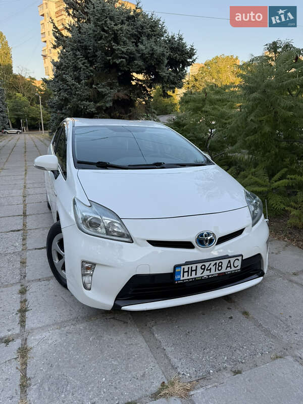 Хэтчбек Toyota Prius 2014 в Одессе