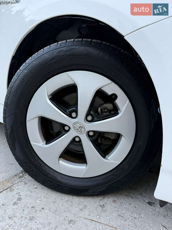 Хэтчбек Toyota Prius 2014 в Одессе