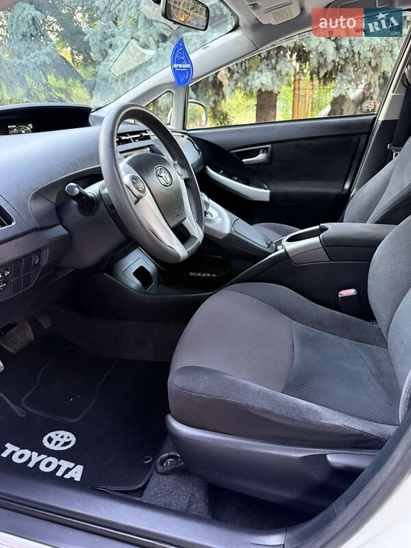 Хэтчбек Toyota Prius 2014 в Одессе