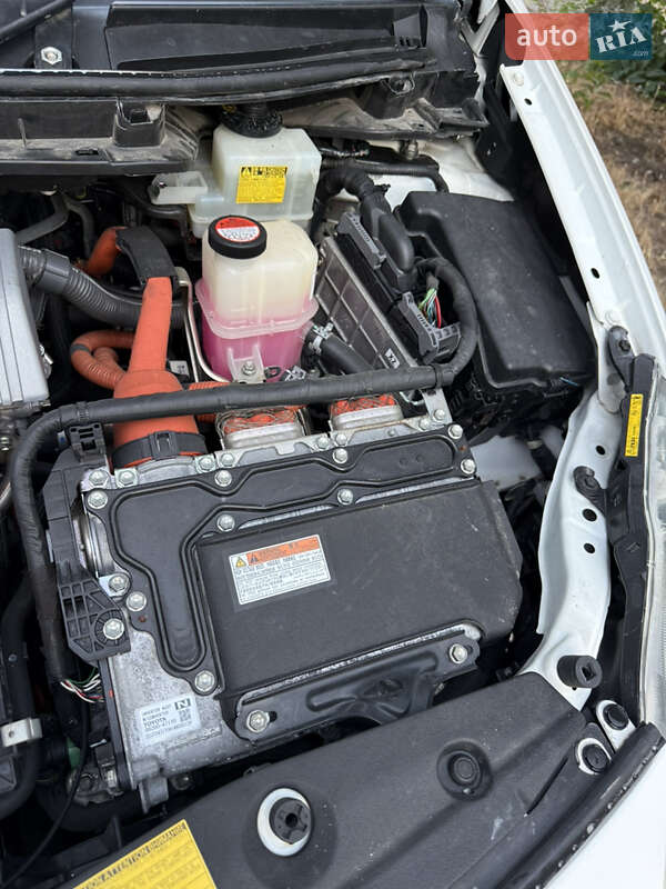 Хэтчбек Toyota Prius 2014 в Одессе