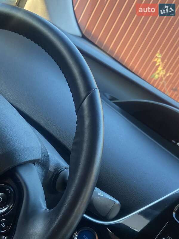 Хэтчбек Toyota Prius 2019 в Вышгороде