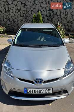 Хэтчбек Toyota Prius 2013 в 