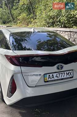 Хэтчбек Toyota Prius 2018 в Киеве