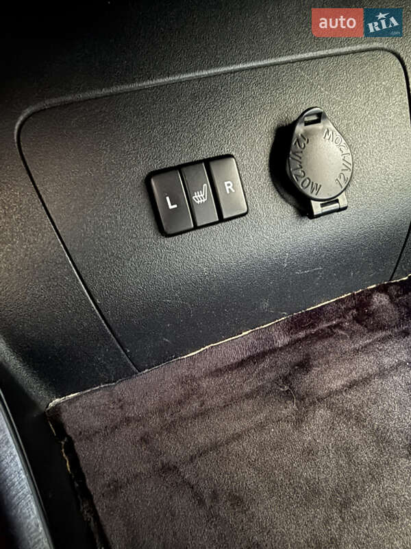 Хэтчбек Toyota Prius 2013 в Одессе