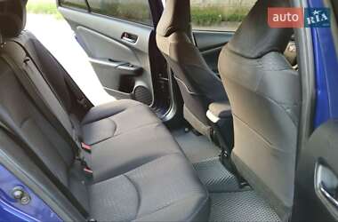 Хэтчбек Toyota Prius 2018 в 