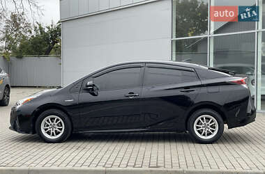 Хэтчбек Toyota Prius 2016 в 