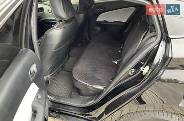 Хэтчбек Toyota Prius 2016 в 