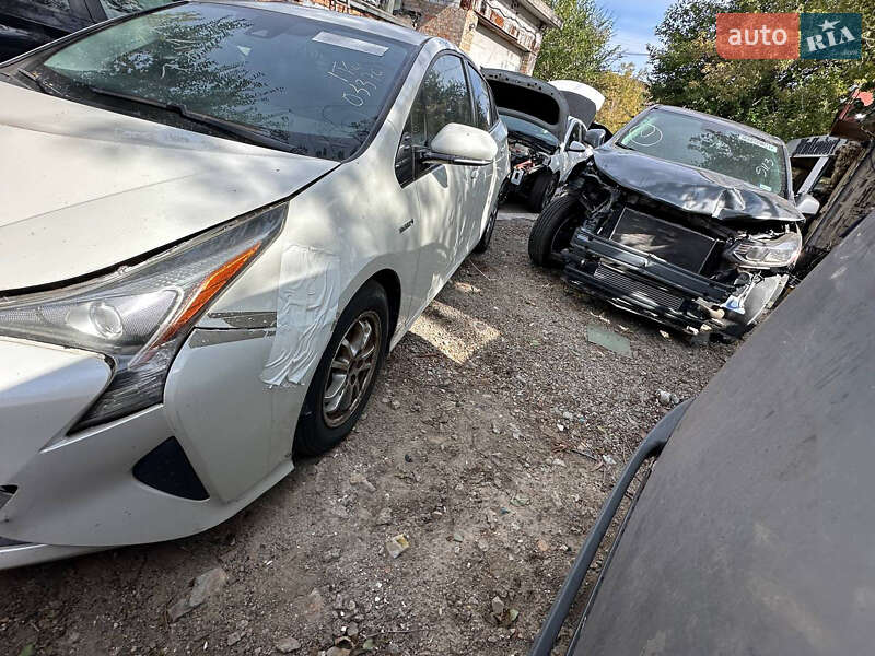 Хэтчбек Toyota Prius 2017 в Запорожье фото 6 Хэтчбек Toyota Prius 2017 в Запорожье