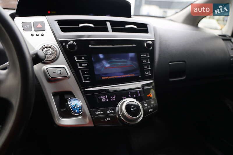 Хетчбек Toyota Prius 2016 в Луцьку