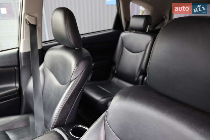 Хетчбек Toyota Prius 2016 в Луцьку