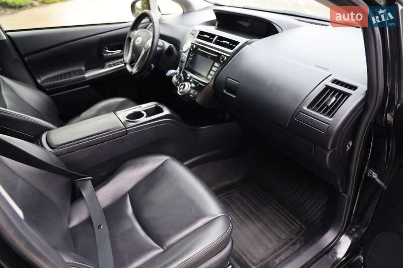 Хетчбек Toyota Prius 2016 в Луцьку