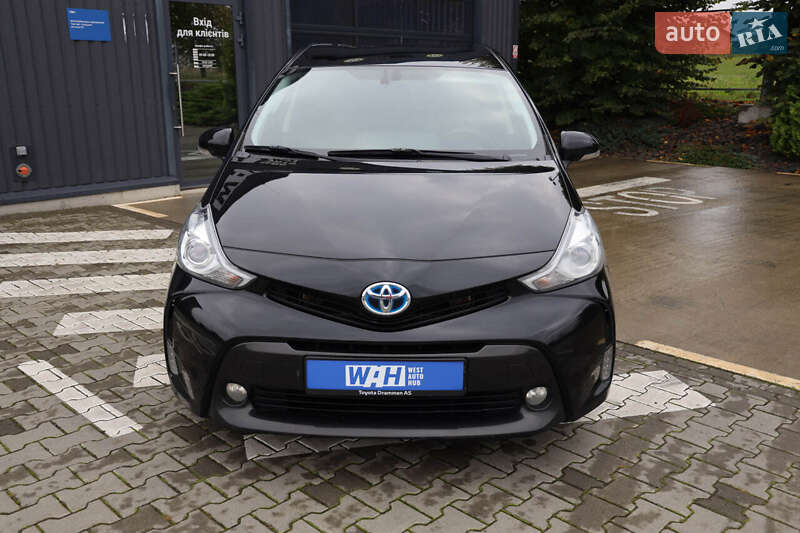 Хетчбек Toyota Prius 2016 в Луцьку